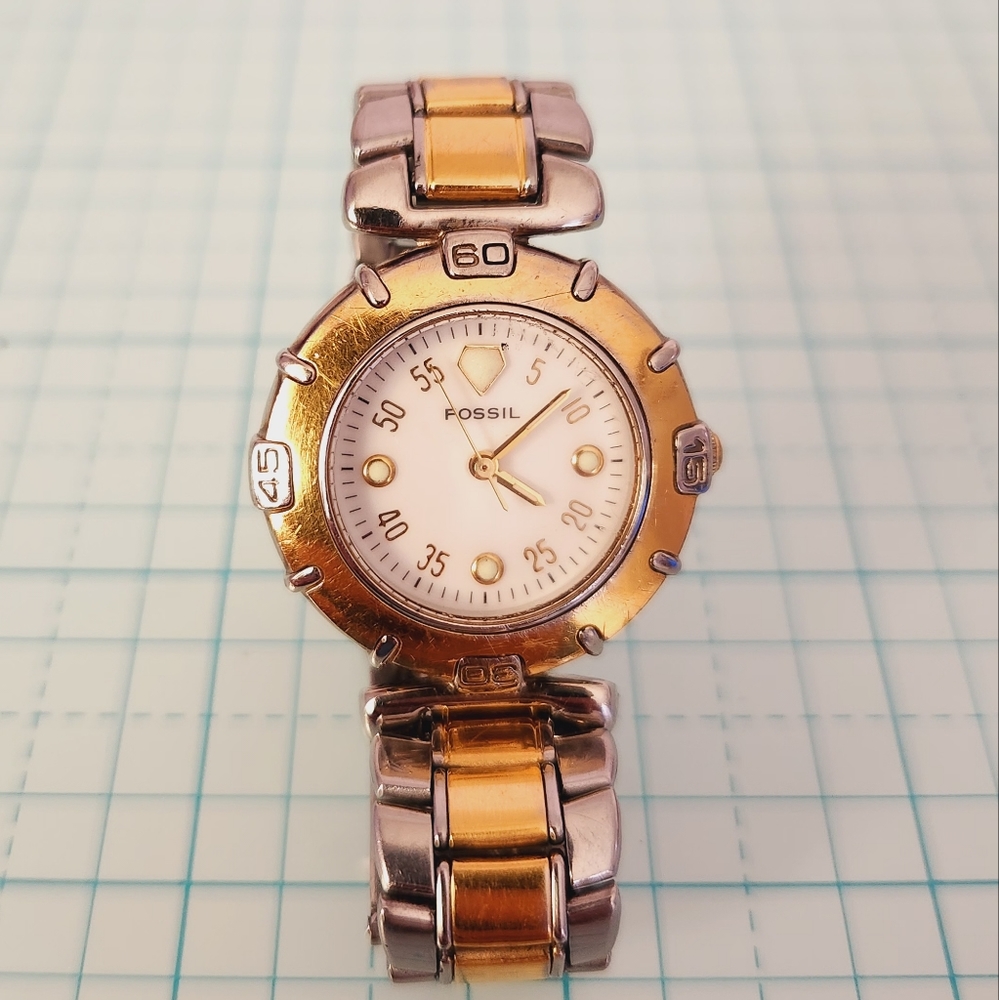 Vintage fossil womans  Quartz watch /good condition/    (w600)
